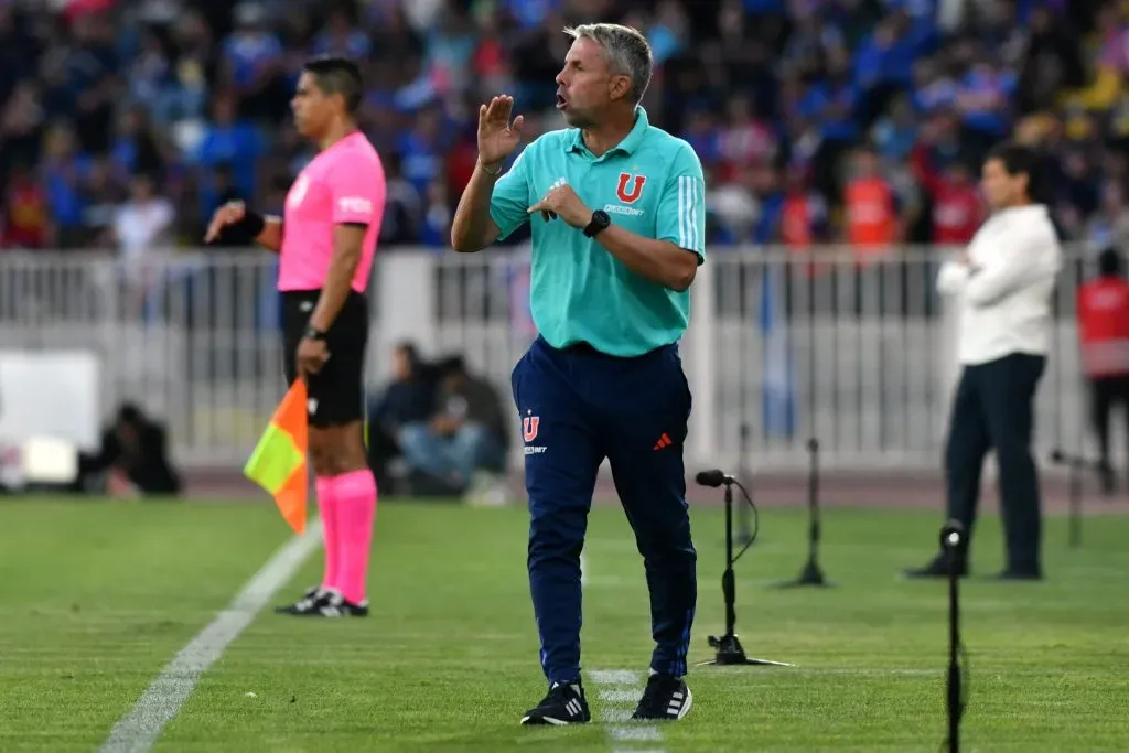 Gustavo Álvarez tendrá una conversación con Manuel Mayo una vez vuelvan a Santiago. Foto: Alejandro Pizarro Ubilla/Photosport