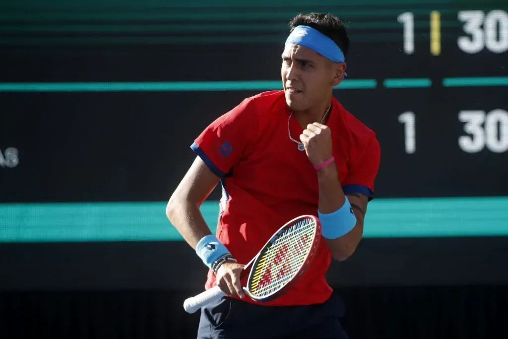 Alejandro Tabilo venció a Juan Pablo Varillas y Chile está 1 a 0 ante Perú en Copa Davis. Foto: Photosport.