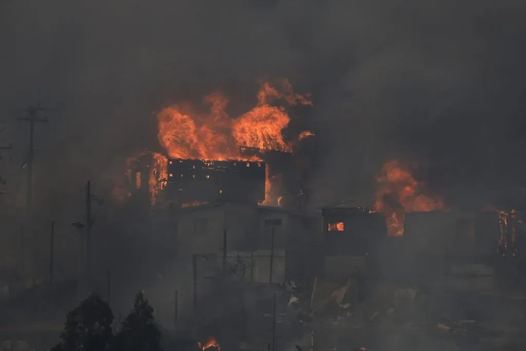 Viña del Mar, 3 de febrero 2024.
Incendio arrasa con fuerza en el sector de Pataguas 

Andres Pina/Aton Chile