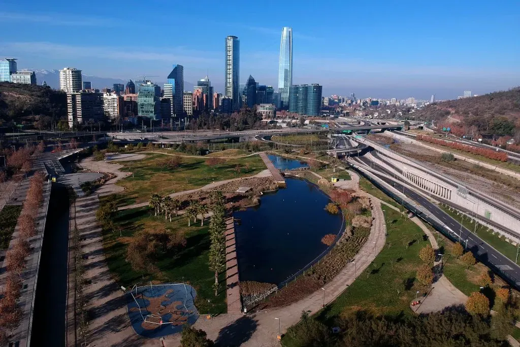 El Parque Bicentenario asoma como un panorama ideal para asistir con tu pareja este 14 de febrero. (Foto: Javier Salvo/Aton Chile)