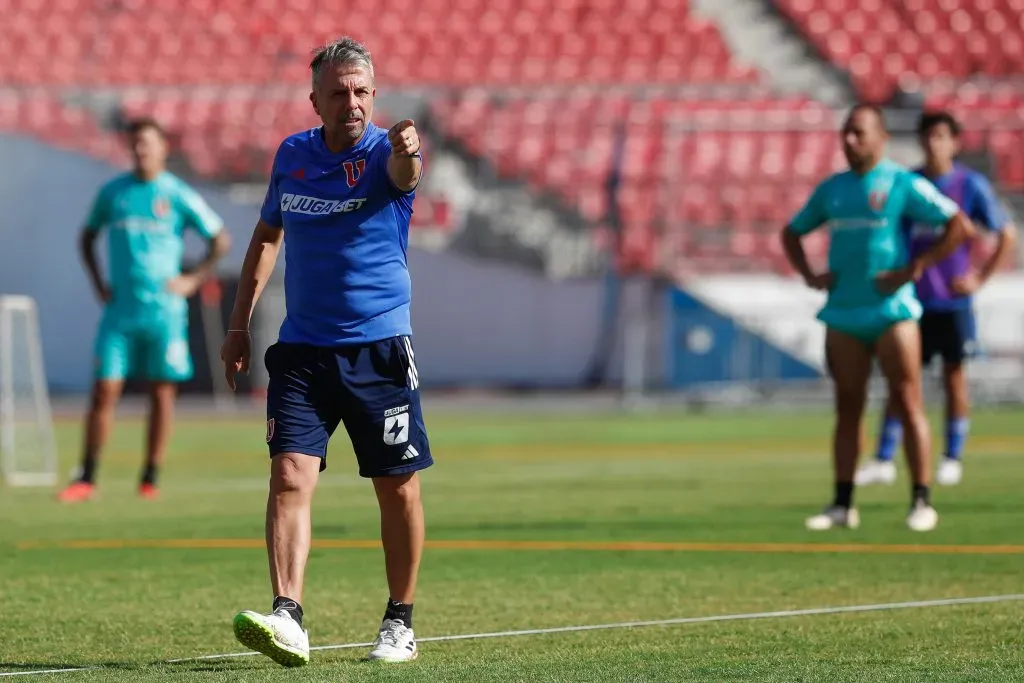 Gustavo Álvarez conoció el Estadio Nacional y prepara el regreso de la U al recinto. Foto: Comunicaciones U. de Chile.