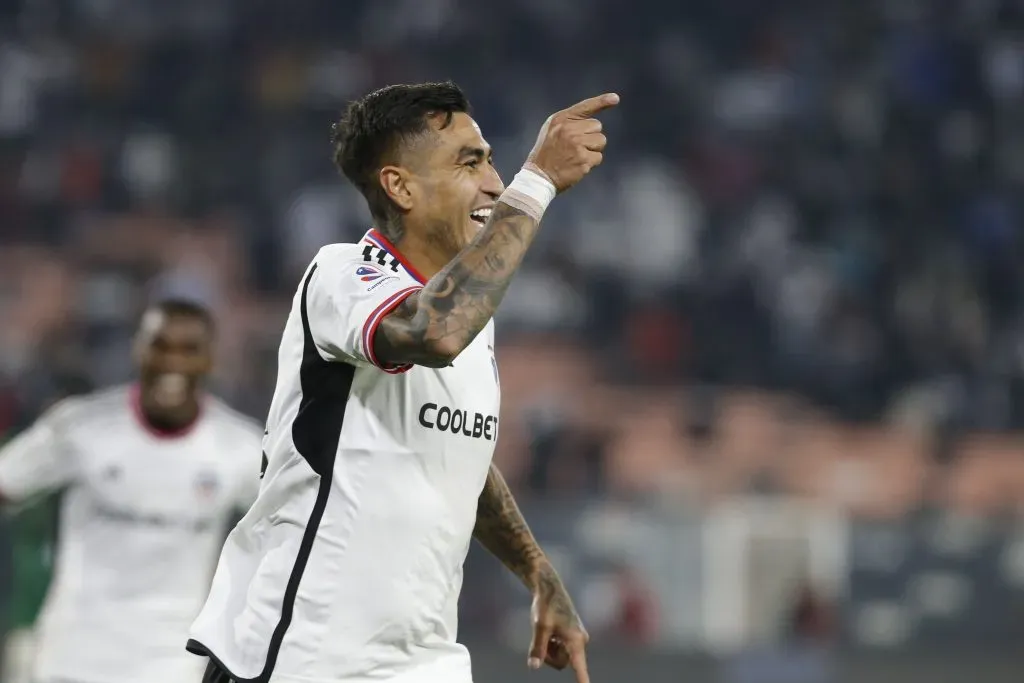 Lezcano celebra uno de sus pocos goles en Colo Colo