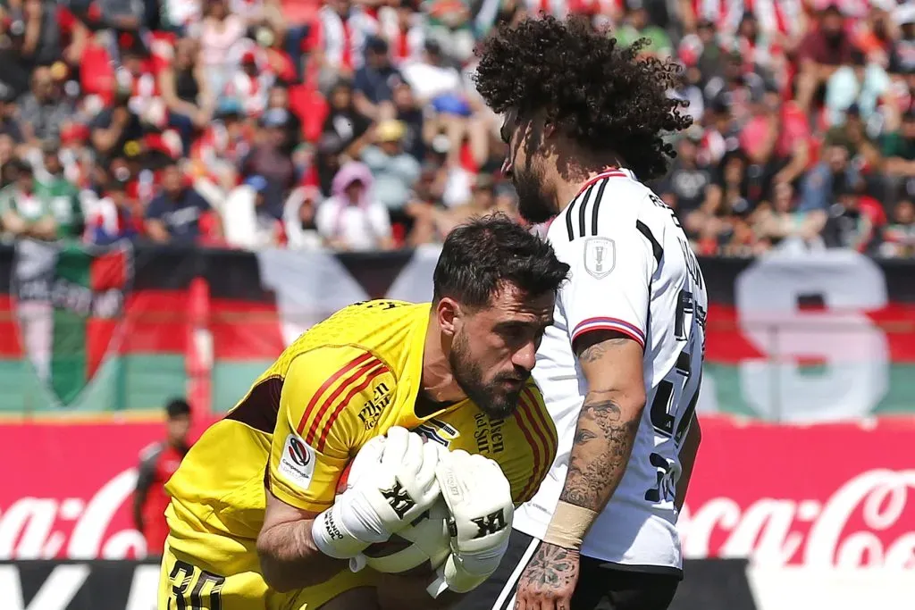 El portero tiene una gran opción para mostrarse en juego. Foto: Javier Salvo/Photosport