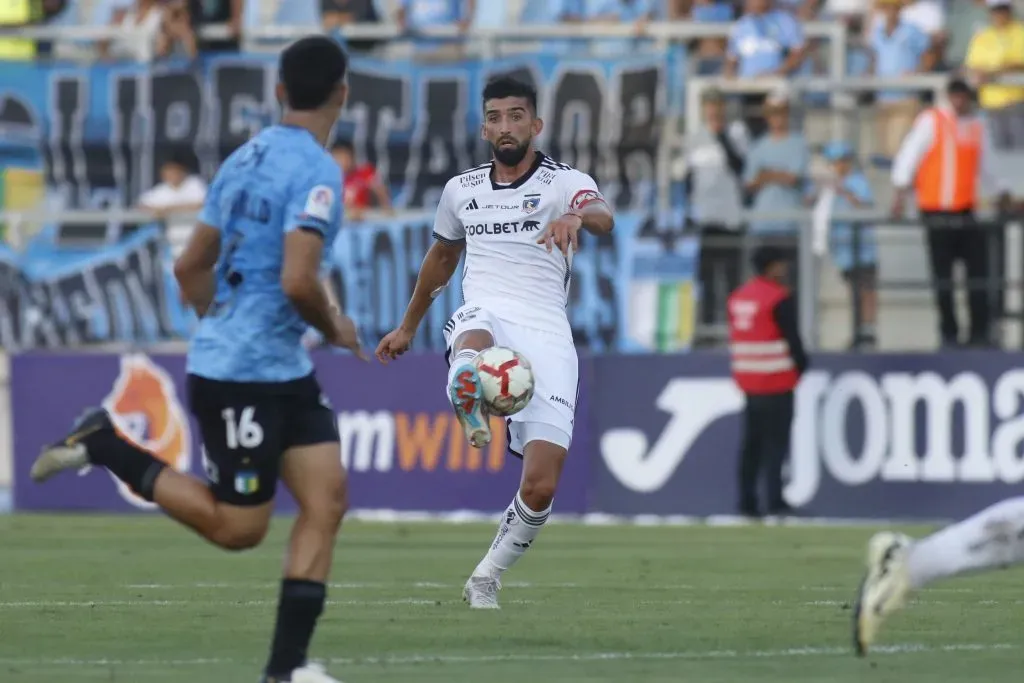 El defensor sabe que pierde una oportunidad de oro para mostrarse. Foto: Jorge Loyola/Photosport