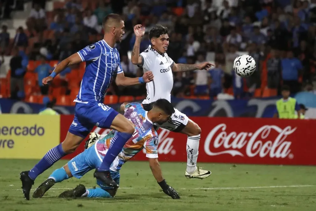 Colo Colo llega con ventaja a definir la llave con Godoy Cruz. Foto: Jonnathan Oyarzun/Photosport