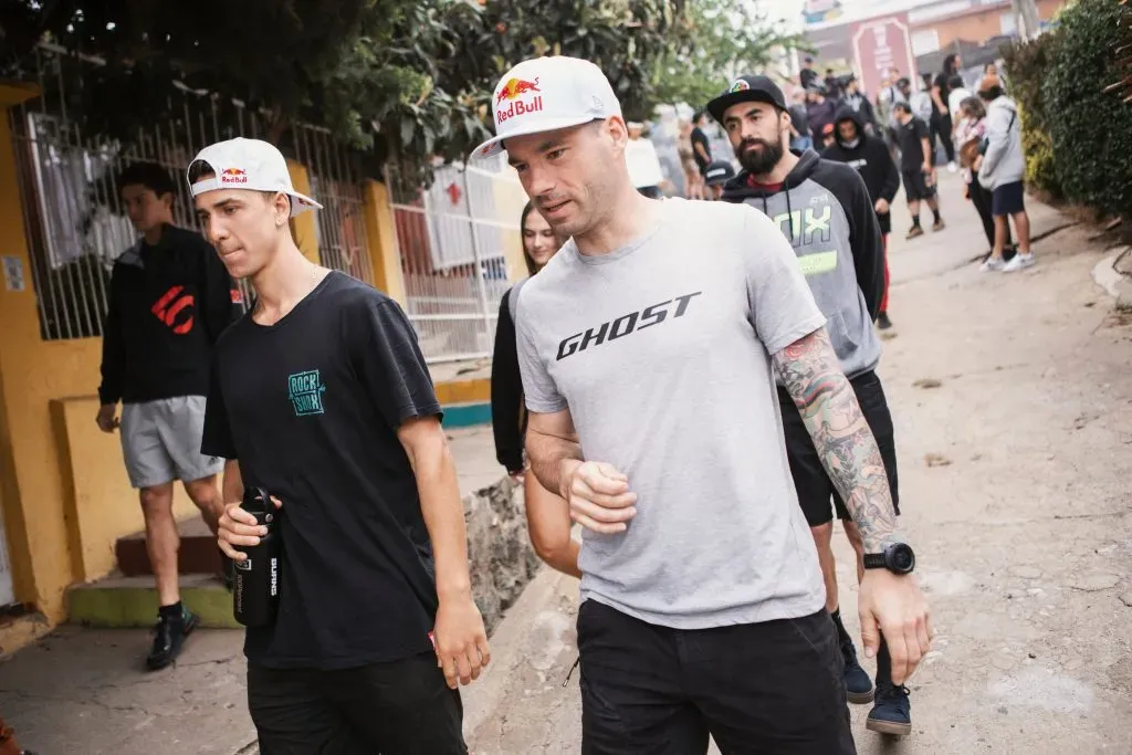 Los 30 pilotos llegarán hasta Valparaíso para disputar la nueva versión de Valparaíso Cerro Abajo, que cumple 20 años. Foto: Red Bull Content Pool.