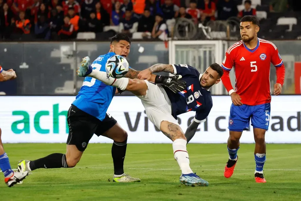 Brayan Cortés jugó los primeros partidos de las eliminatorias por la Roja. Foto: Andres Pina/Photosport