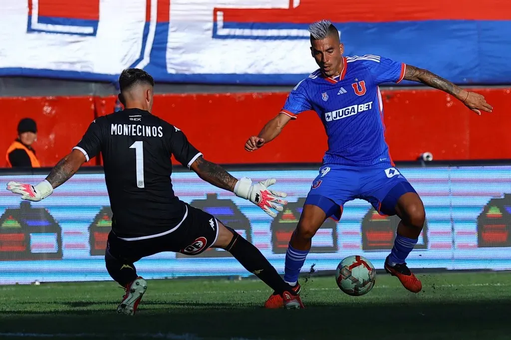 Leandro Fernández estaba suspendido ante Audax Italiano. Foto: Marcelo Hernandez/Photosport