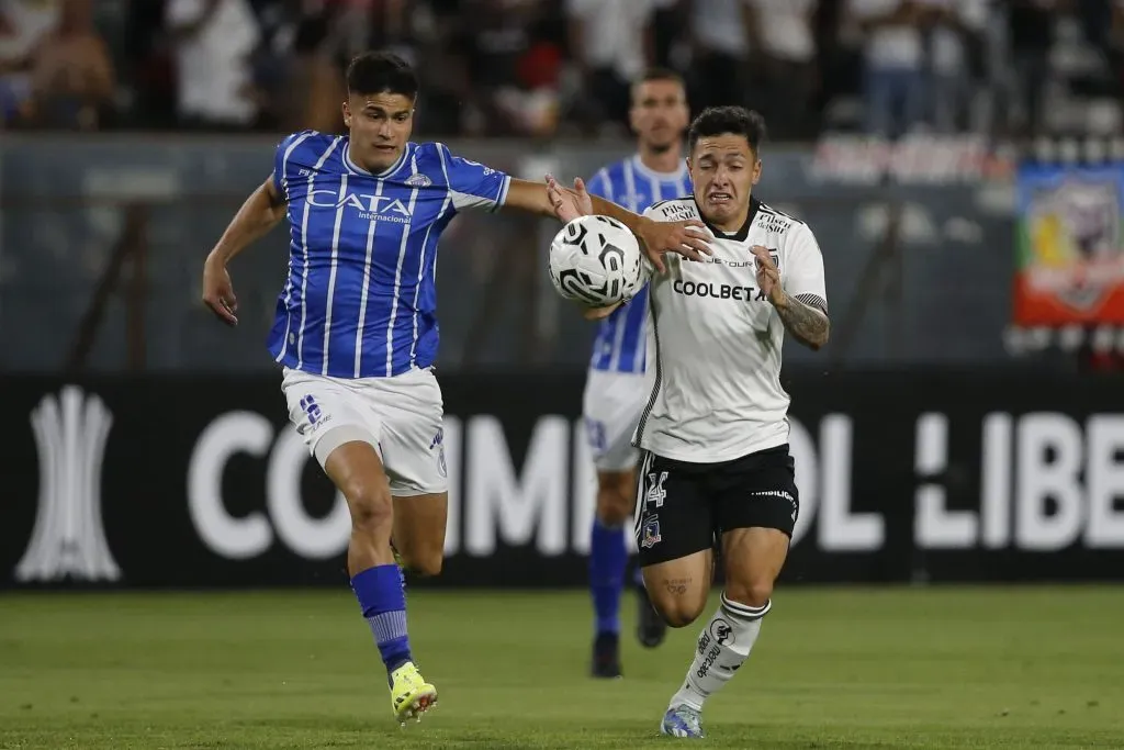 Guarello revela acto vandálico de barristas de Colo Colo la noche anterior al duelo contra Godoy Cruz.