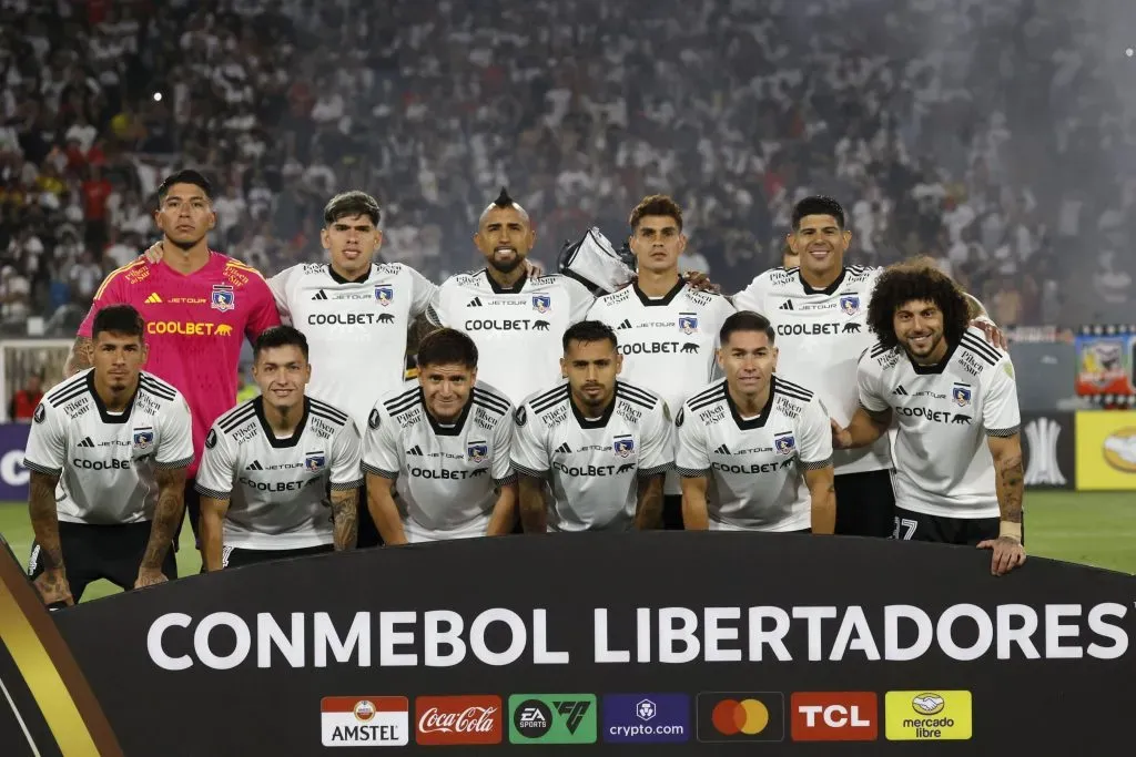 Futbol, Colo Colo vs Godoy Cruz.
Segunda ronda, Copa Libertadores 2024.
El equipo de Colo Colo son fotografiados durante el partido de copa libertadores contra Godoy Cruz disputado en el estadio Monumental en Santiago, Chile.
29/02/2024
Dragomir Yankovic/Photosport

Football, Colo Colo vs Godoy Cruz.
2nd round, Copa Libertadores 2024.
Colo Colo’s team are pictured during the copa libertadores match against Godoy Cruz at the Monumental stadium in Santiago, Chile.
29/02/2024
Dragomir Yankovic/Photosport