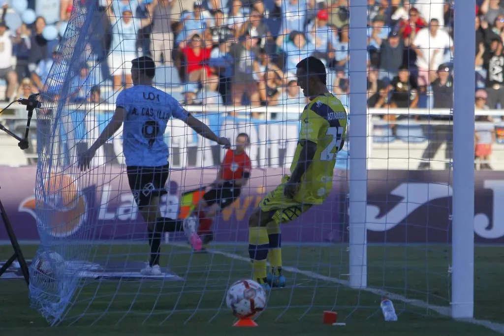 Arnaldo Castillo fue el encargado de darle el triunfo a O’Higgins. Foto: Jorge Loyola/Photosport