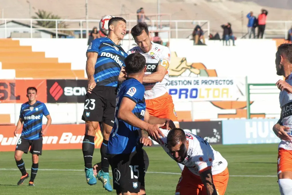 Huachipato fue hasta El Salvador para encontrar su primer triunfo. Foto: Oscar Tello/Photosport