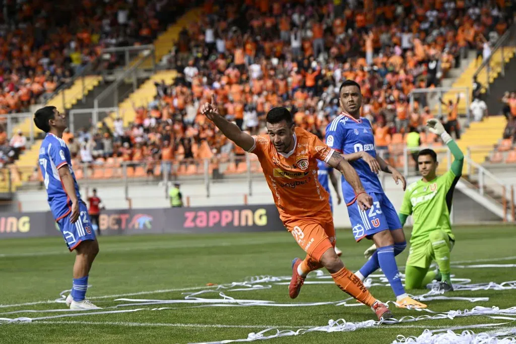 La U viajó a Calama a fines de 2023 para disputar una copa amistosa. Fot: Pedro Tapia/Photosport