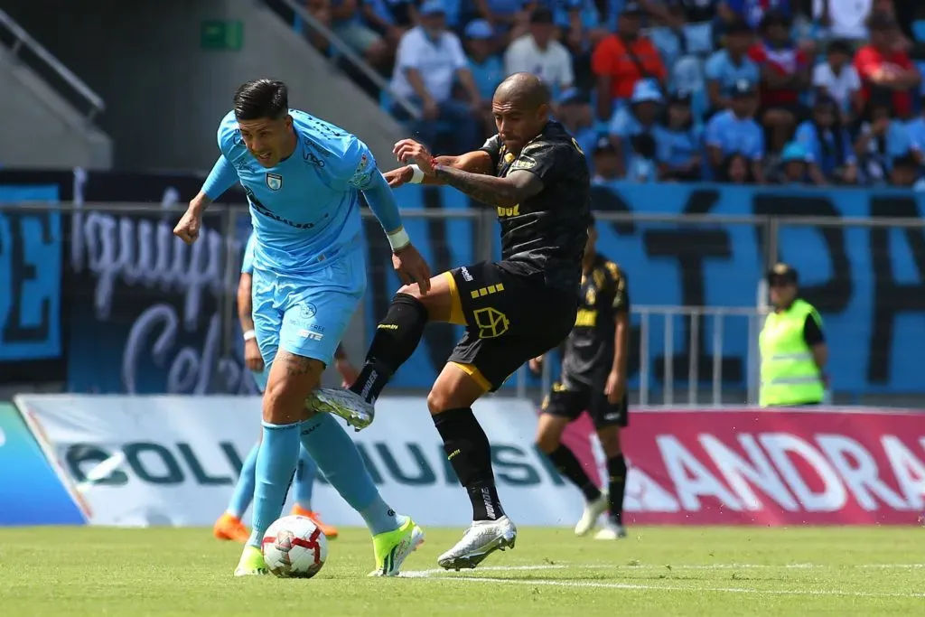 Glaby se pierde el partido ante Colo Colo por la roja que recibió frente a Iquique (Foto: Alex Diaz/Photosport )