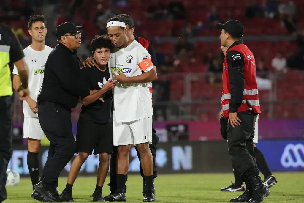 Ronaldinho recibió amor en su paso por Chile | Getty Images