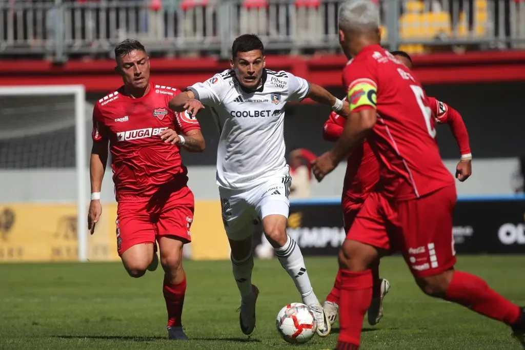 Colo Colo y un plantel alternativo no pudo con Ñublense en Chillán, complicándose en la tabla de posiciones. Foto: Photosport.