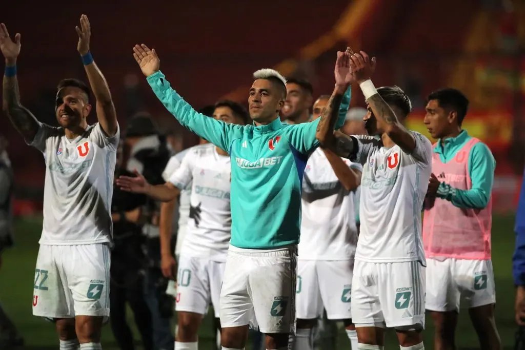 Cristóbal Campos se alegra por el momento que vive la U. Foto: Jonnathan Oyarzun/Photosport