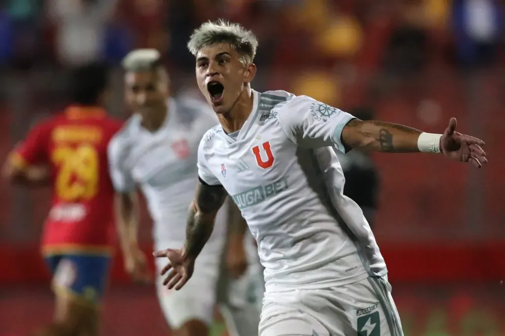 Maximiliano Guerrero le dio el gol del triunfo a la U ante Unión Española. Foto: Jonnathan Oyarzun/Photosport