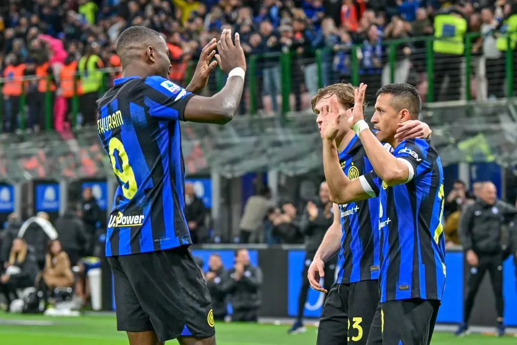 Alexis celebrando con Thuram su gol ante Empoli