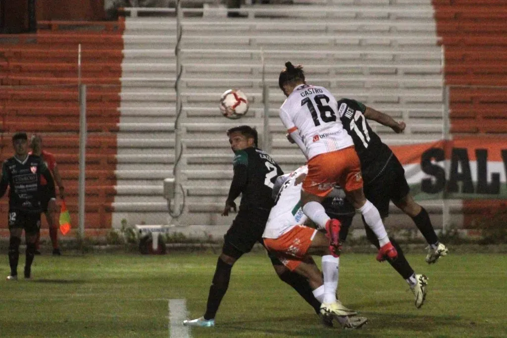 Cobresal aprovechó las mejores jugadas del partido. Foto: Oscar Tello/Photosport