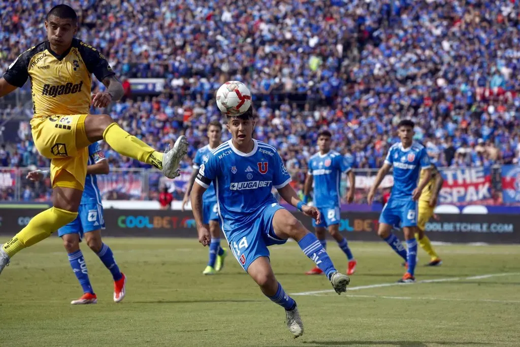 La U se deberá desplazar a Valparaíso el 5 de mayo. Foto: Andres Pina/Photosport