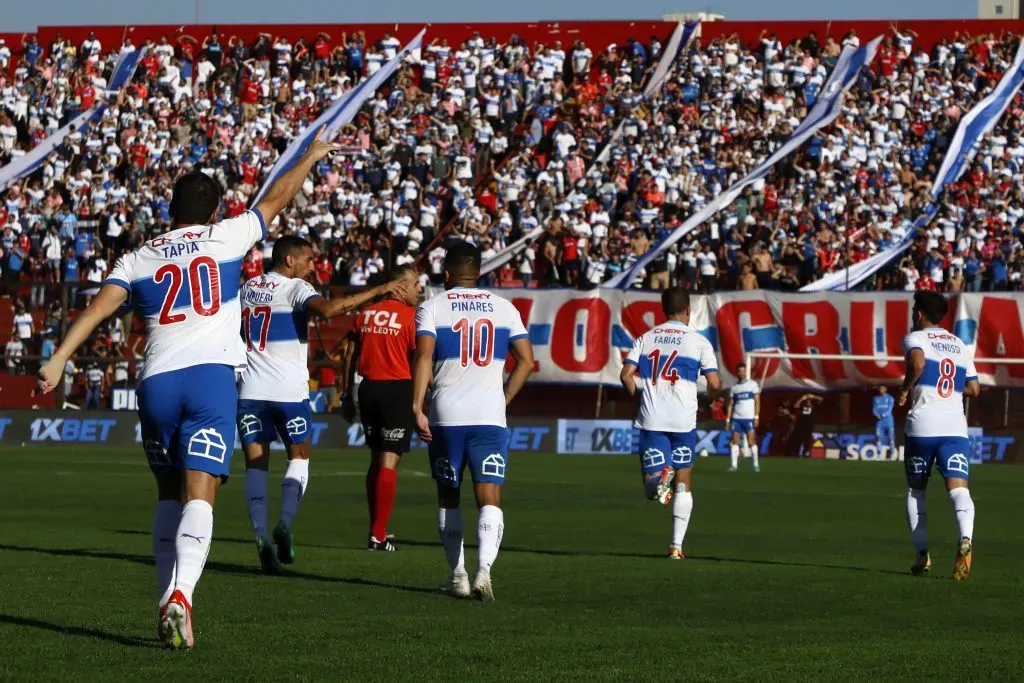 La UC recibirá a Colo Colo en un estadio Santa Laura que sigue con problemas en su cancha. Foto: Photosport.