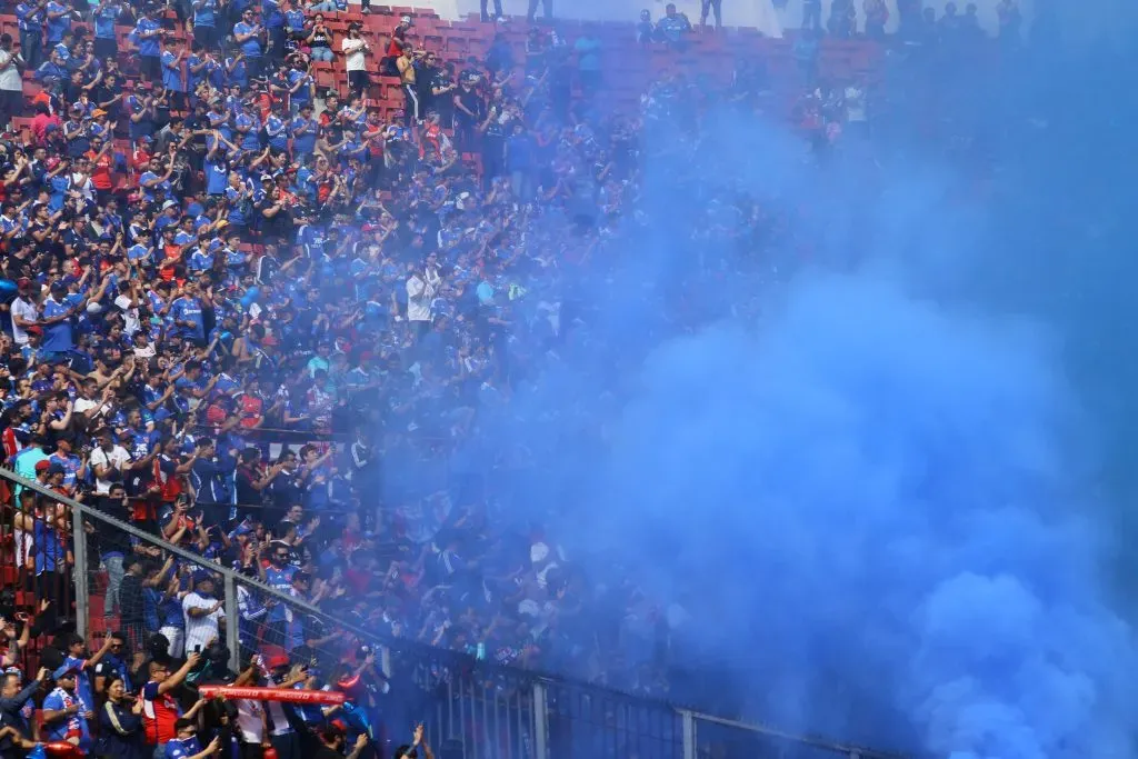 La U buscar buen aforo para su localía lejos del Nacional. Foto: Marcelo Hernandez/Photosport