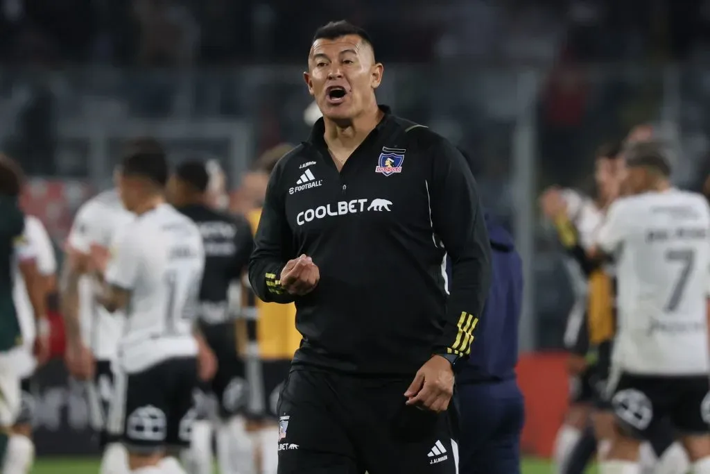 Jorge Almirón argumentó por qué los retoques a la formación alba ante Alianza Lima. (Dragomir Yankovic/Photosport).