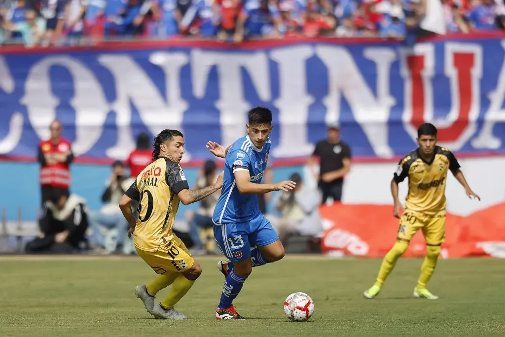 David Retamal fue el último juvenil que tuvo protagonismo en la U. Foto: Pepe Alvujar/Photosport