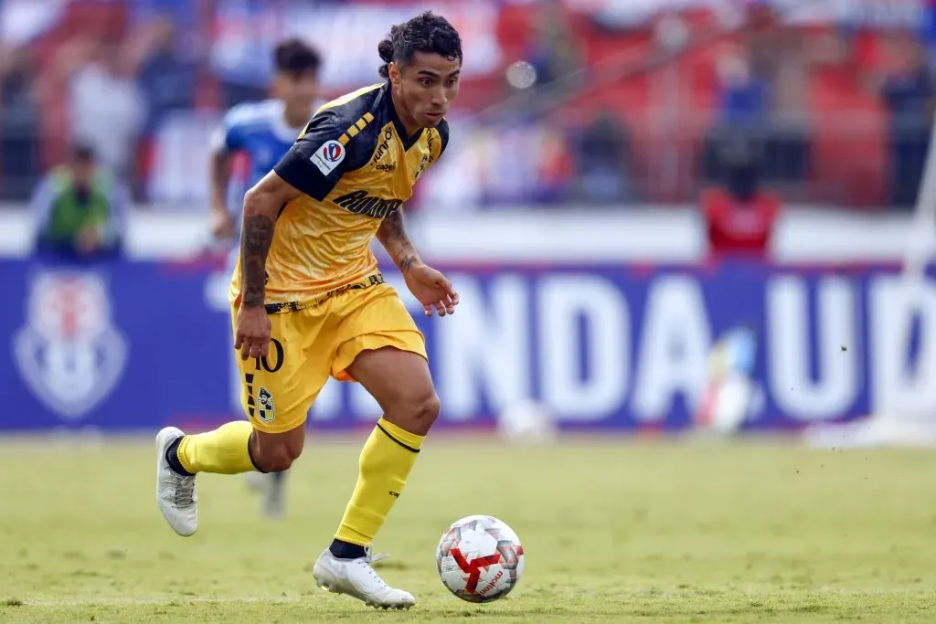 Luciano Cabral espera un llamado de la Roja ante su gran temporada. Foto: Photosport.