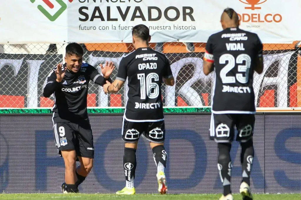 Vidal con la cinta de capitán en Colo Colo. Foto: Alejandro Pizarro/Photosport