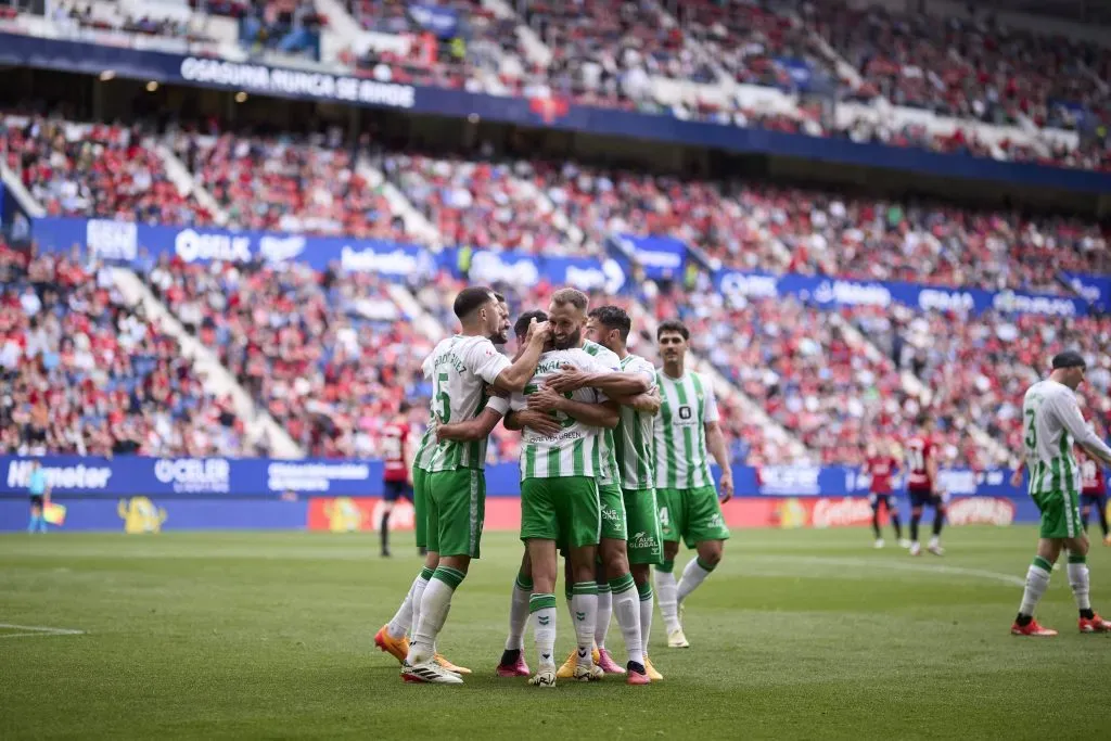 Betis derrotó al Osasuna a domicilio y Manuel Pellegrini sigue peleando por copas europeas. Foto: IMAGO.