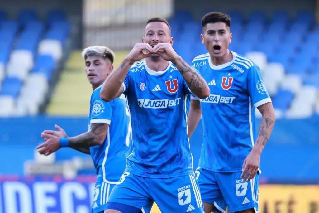 El delantero mandó su dedicatoria cuando anotó el 2-2 ante Iquique. Foto: Eduardo Fortes/Photosport