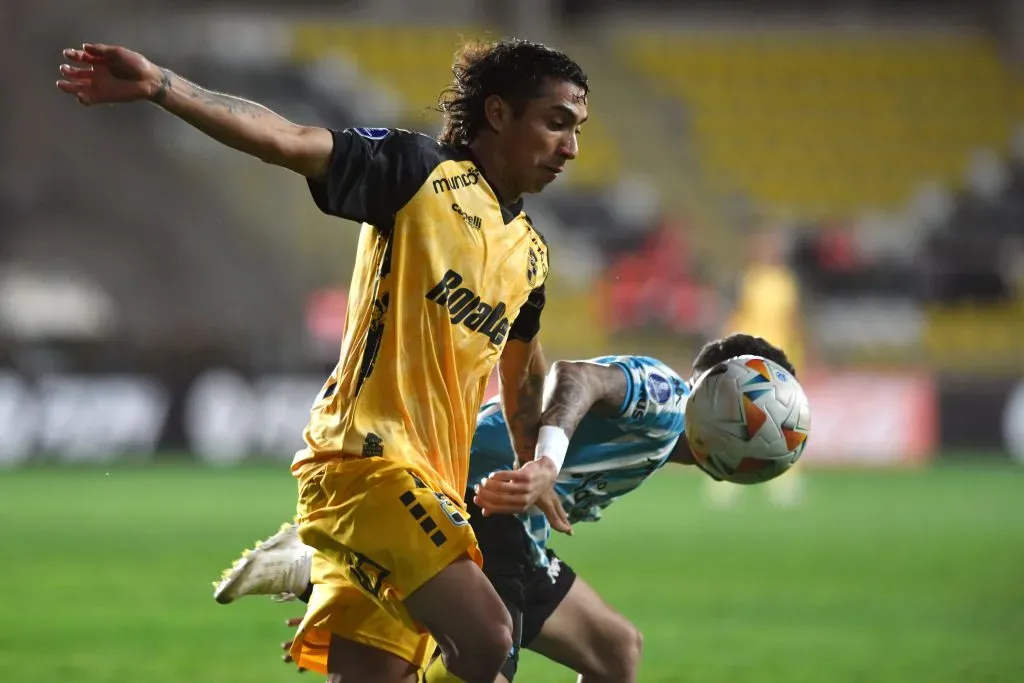 Luciano Cabral está en el radar de Colo Colo, pero Jorge Almirón enfatizó que no es por pedido suyo. Foto: Photosport.