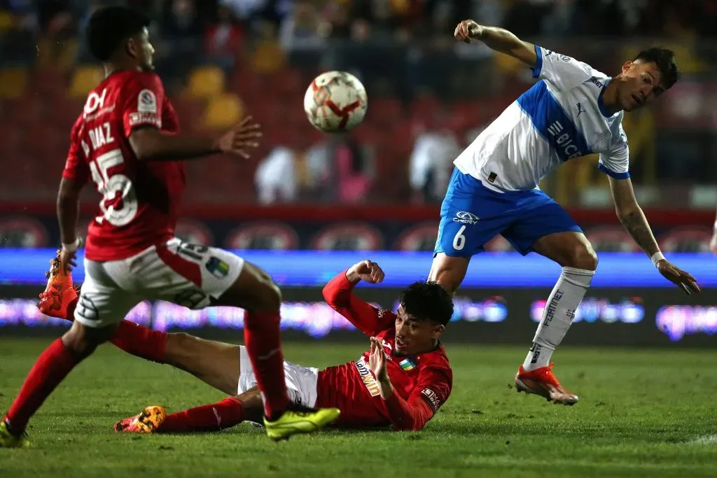 Alfred Canales jugó todo el segundo tiempo en el triunfo de la UC frente a O’Higgins. (Javier Salvo/Photosport).