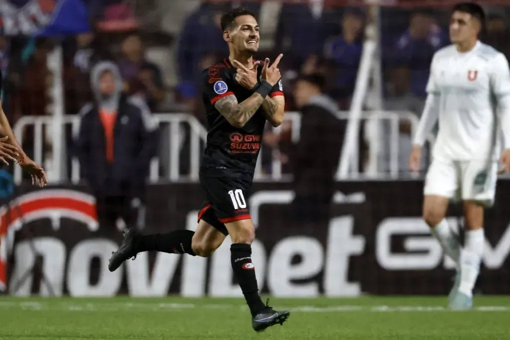 Matías Cavalleri marcó un golazo para La Calera ante la U. Foto: Andres Pina/Photosport