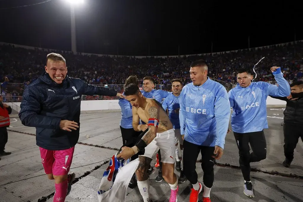 Escándalo: provocador festejo de Zampedri en el Clásico universitario, en la cara de los hinchas de la U.