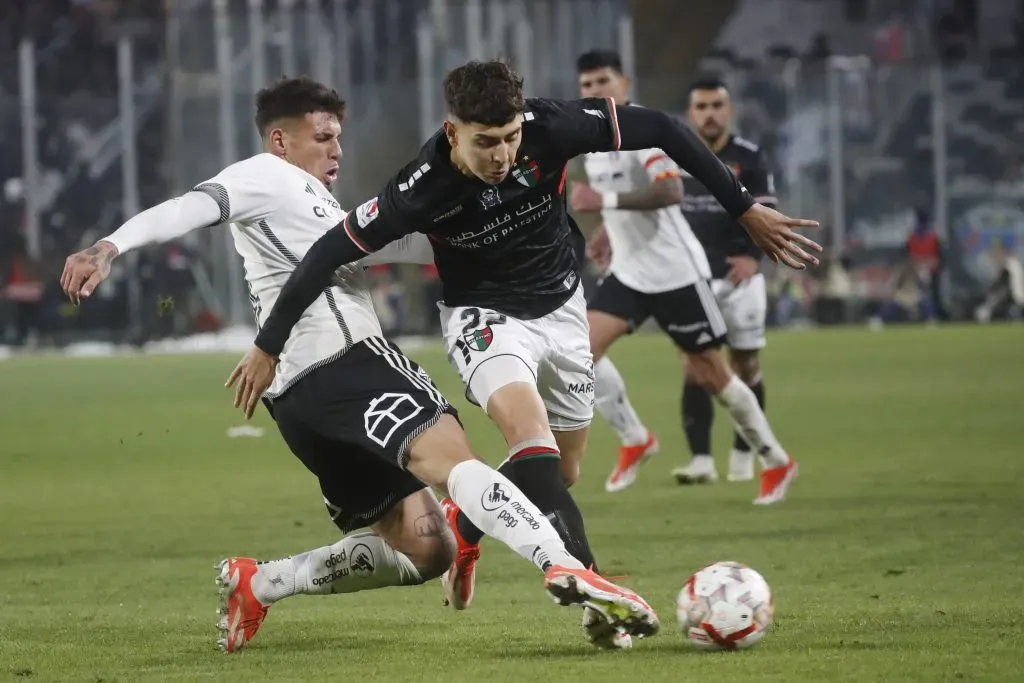 Alan Saldivia jugando ante Palestino. Foto: Jonnathan Oyarzun/Photosport