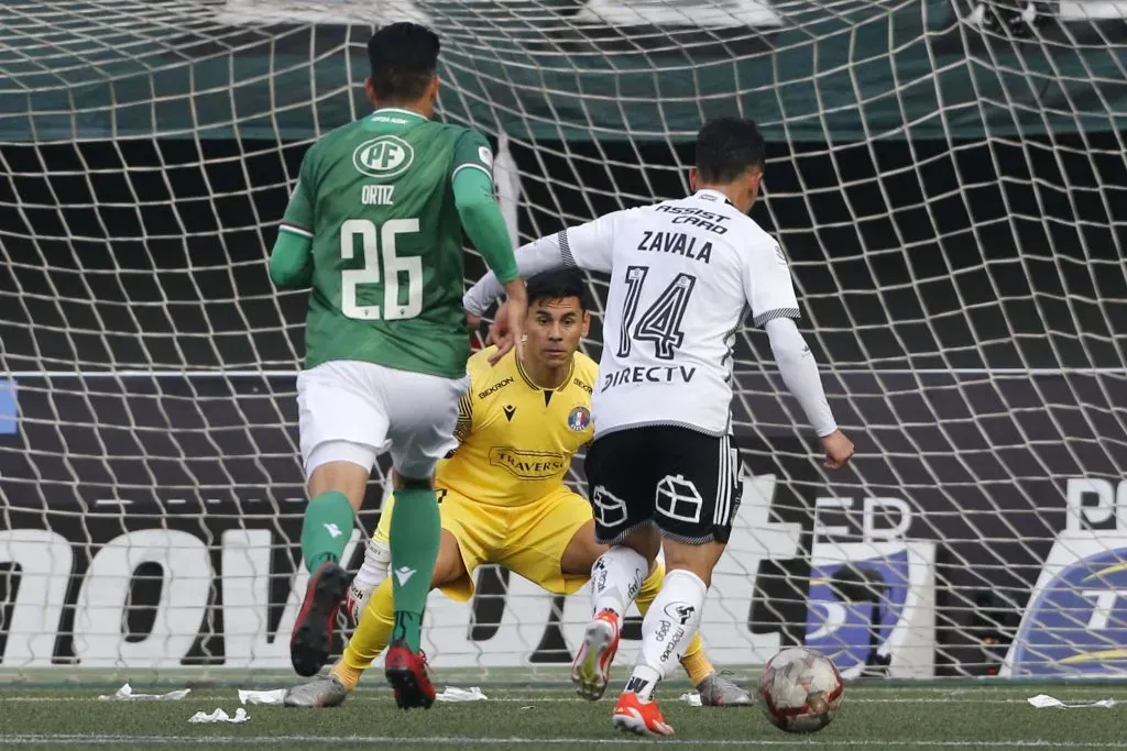 Zavala marcando ante Audax su primer gol en el torneo