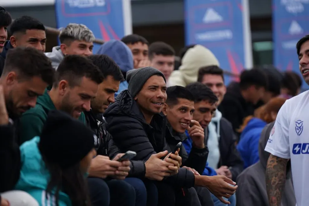 El plantel de la U estuvo como público en la jornada de fútbol en el CDA. Foto: Kenny Palma / Emisora Bullanguera.