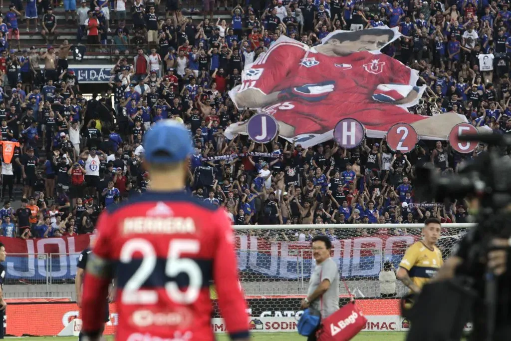 El recuerdo de Johnny Herrera con Universidad de Chile. Foto: Jonnathan Oyarzun/Photosport