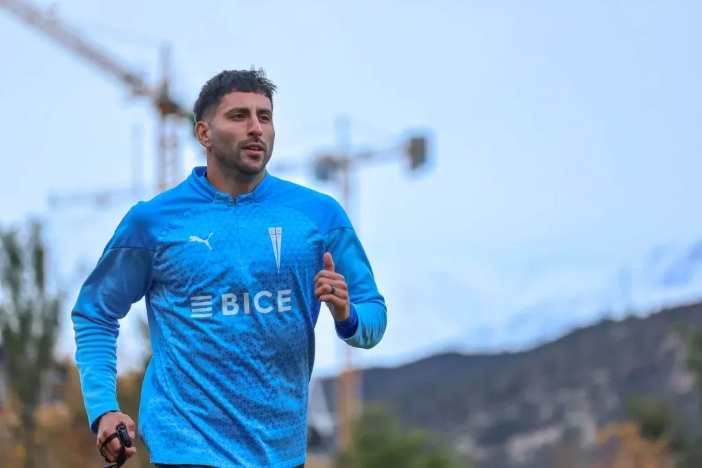 El defensa se prepara para la Copa América con la Roja. Foto: Cruzados.