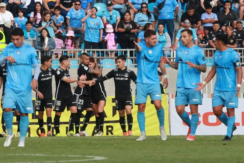El Colo Colo de Jorge Almirón derrotó a Deportes Iquique y va con la moral en alto a desafiar a Cerro Porteño. Foto: Photosport.