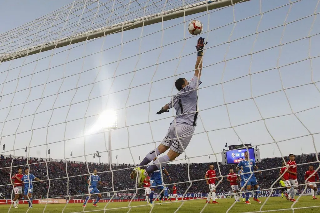 La U no gana de local desde el 16 de marzo. Foto: Felipe Zanca /Photosport