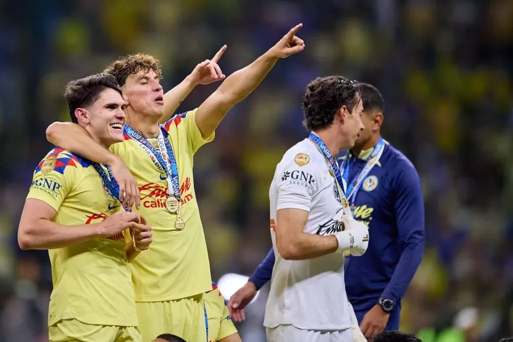 Igor Lichnovsky celebra el título con América (Imago)