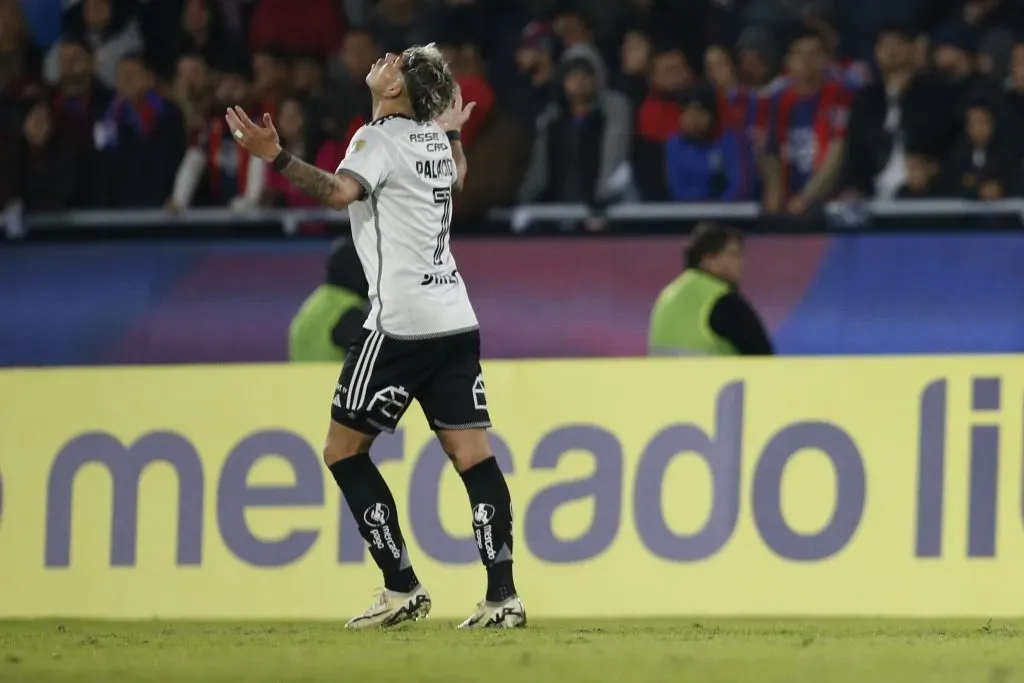 Así festejó César Palacios su gol ante Cerro Porteño. (César Olmos/Photosport).