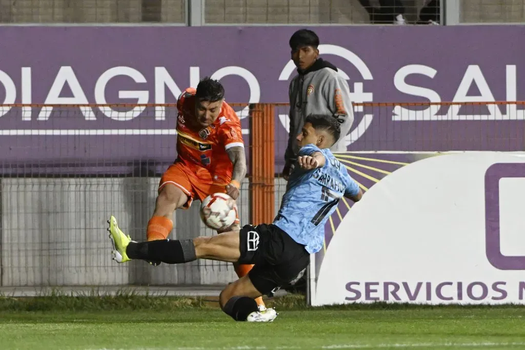 Bravo se fue expulsado en Cobreloa. Foto: Pedro Tapia/Photosport