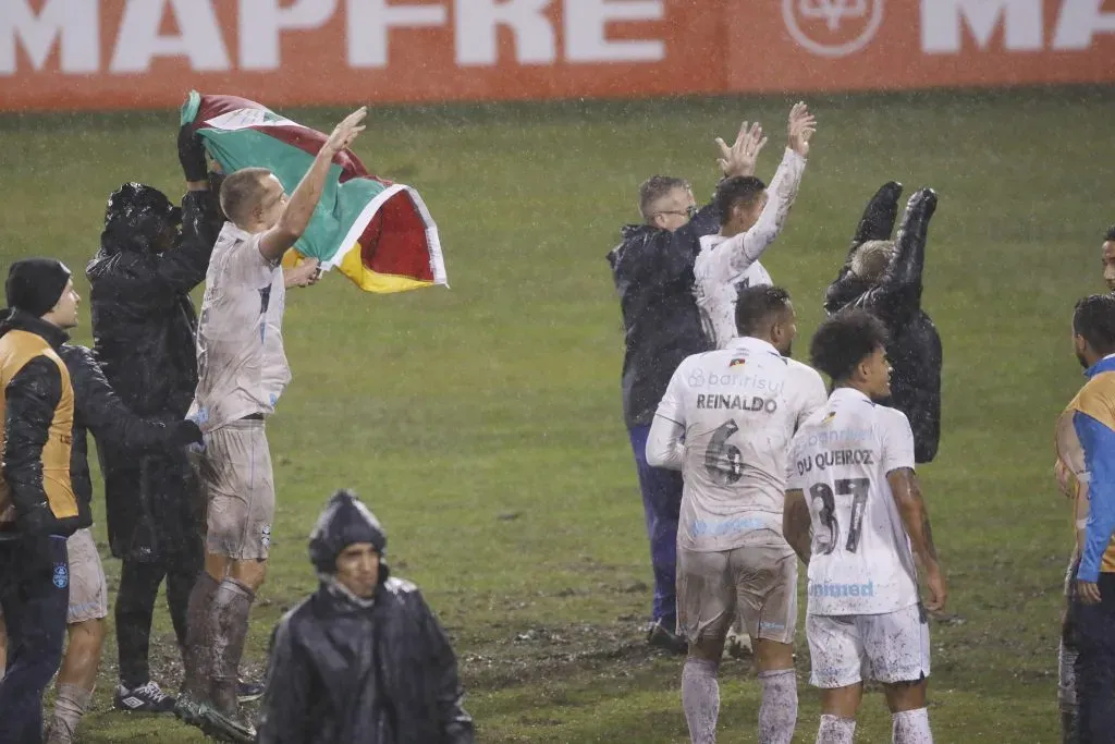 Gremio celebra su triunfo en el CAP de Talcahuano