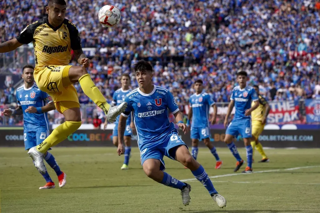 Marcelo Morales está en medio de una disputa entre la U y Felicevich. Foto: Andres Pina/Photosport