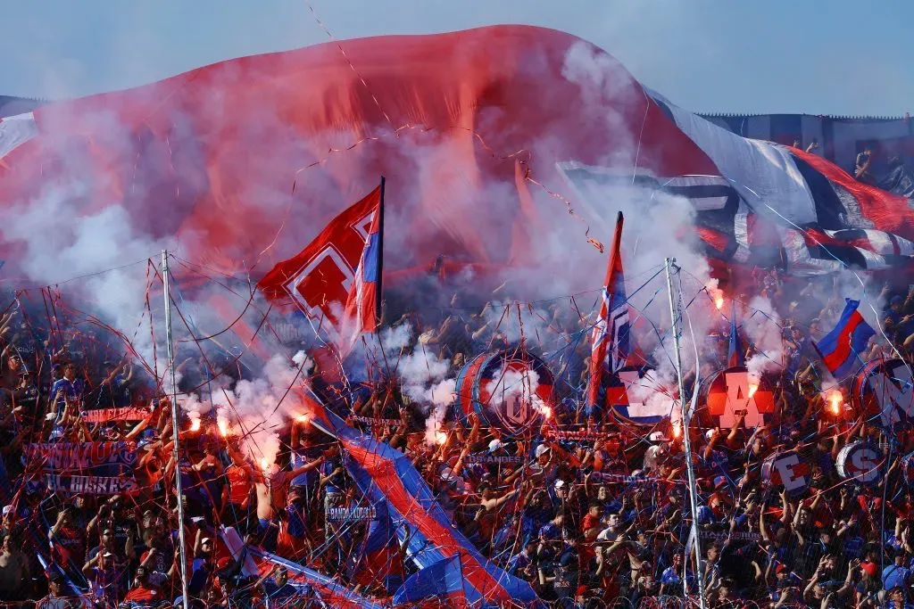 Universidad de Chile por años también ha debido ser local en el estadio Santa Laura. Foto: Marcelo Hernandez/Photosport